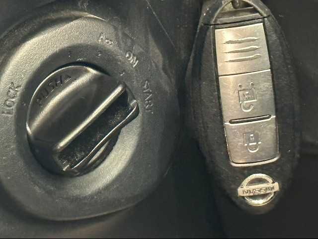 Nissan X-TRAIL 2011-01 25143-7