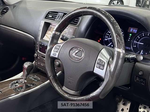 Lexus IS 2010-11 354181-18
