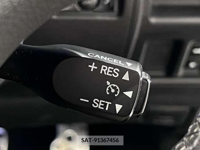 Lexus IS 2010-11 354181-19