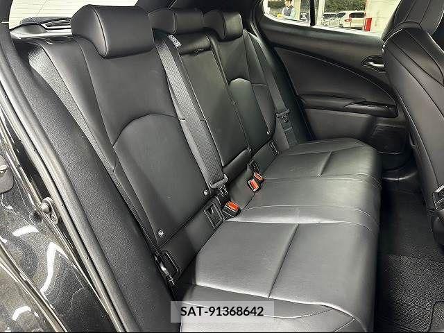 Lexus UX 2018-12 225553-8