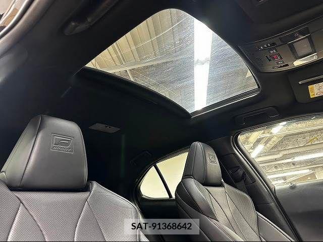 Lexus UX 2018-12 225553-2