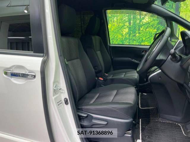 Toyota VOXY 2017-12 395001-8