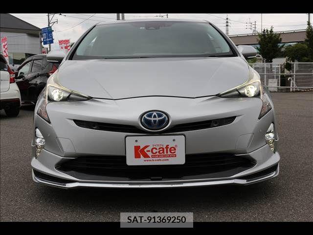 Toyota PRIUS 2017-01 330713-11