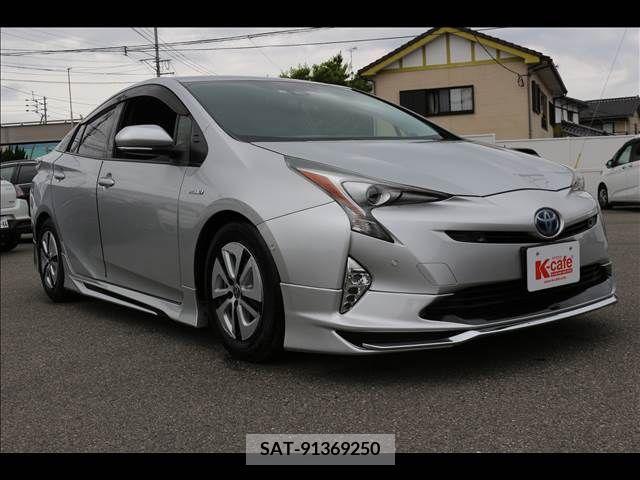Toyota PRIUS 2017-01 330713-2