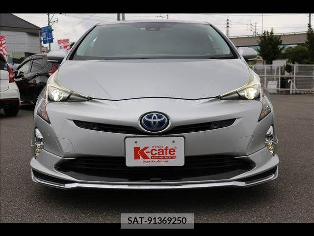 Toyota PRIUS 2017-01 330713-10