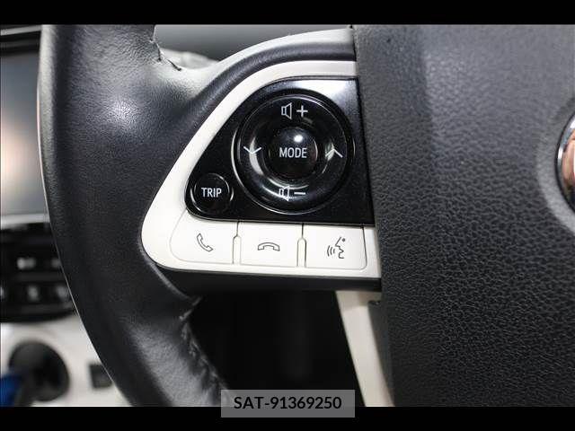 Toyota PRIUS 2017-01 330713-28