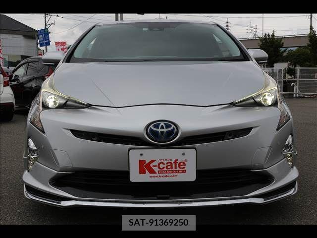 Toyota PRIUS 2017-01 330713-9