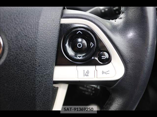 Toyota PRIUS 2017-01 330713-27