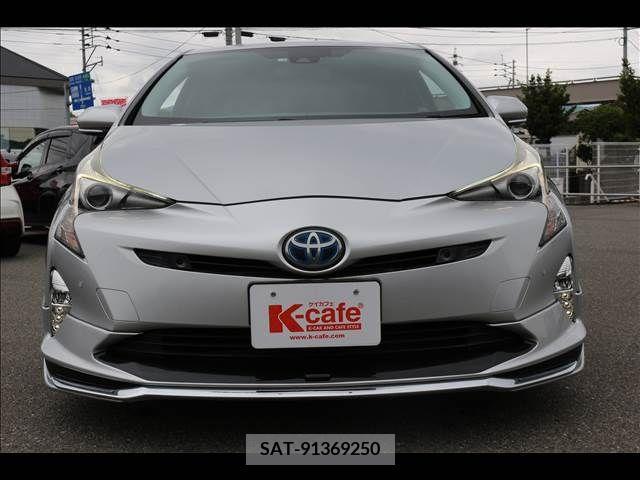 Toyota PRIUS 2017-01 330713-8