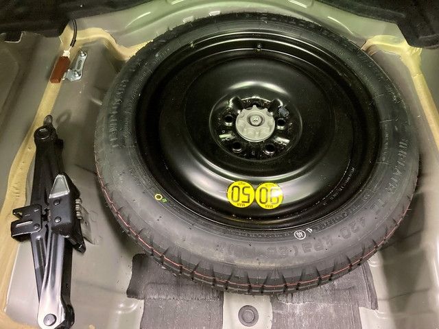 Toyota CROWN SEDAN 2017-01 28944-12