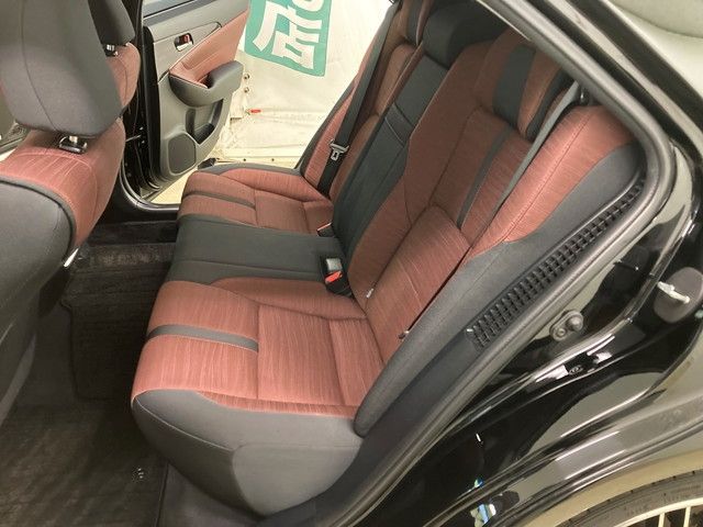 Toyota CROWN SEDAN 2017-01 28944-14