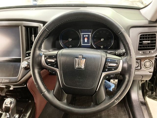 Toyota CROWN SEDAN 2017-01 28944-22