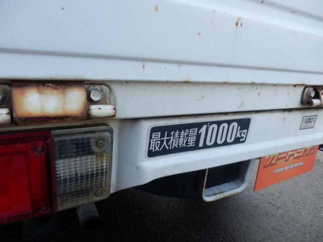Nissan DATSUN TRUCK 1995-04 17058-7