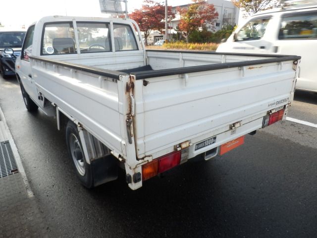 Nissan DATSUN TRUCK 1995-04 17058-4