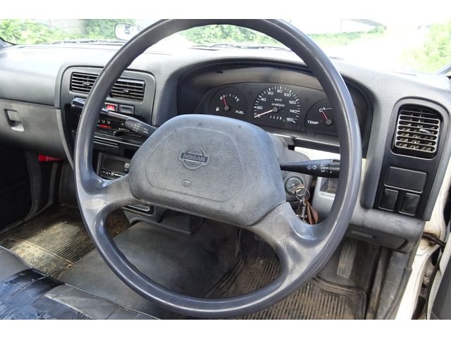 Nissan DATSUN TRUCK 1995-04 17058-11