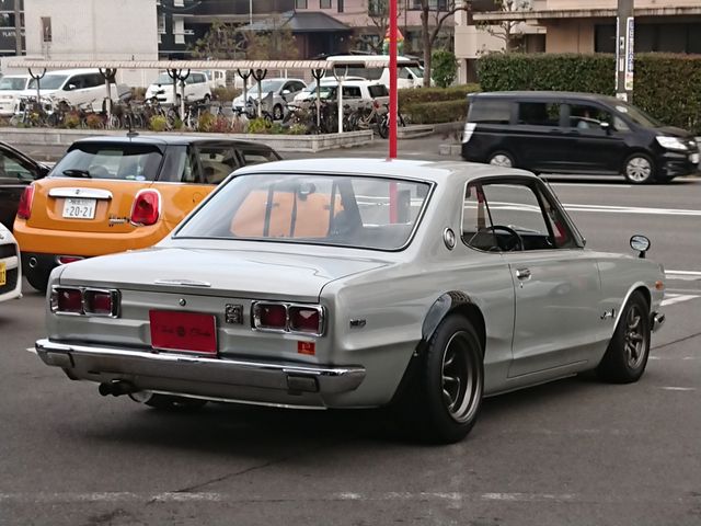 Nissan SKYLINE 1971-10 695-2