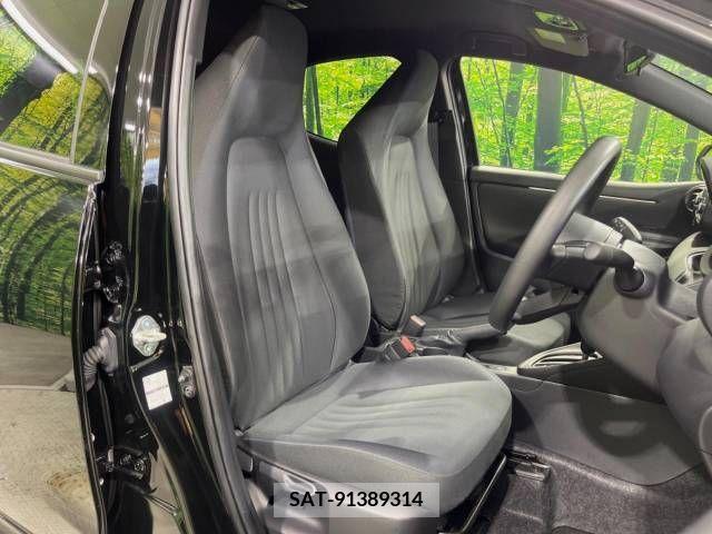 Toyota YARIS 2022-05 371478-8
