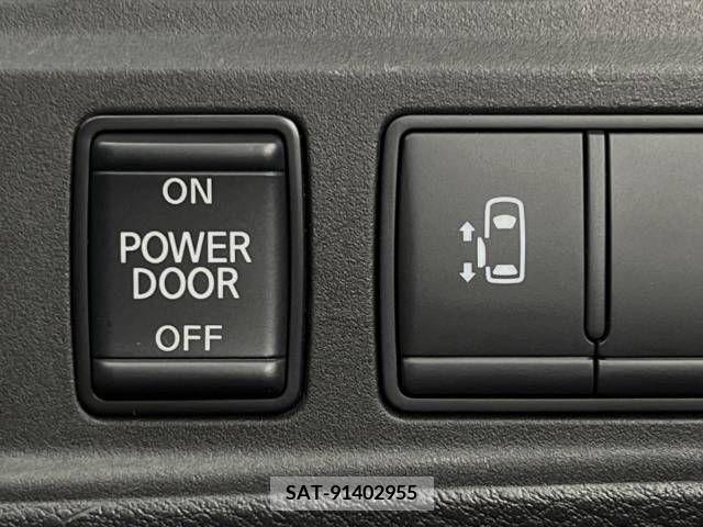 Nissan SERENA 2017-11 328935-6