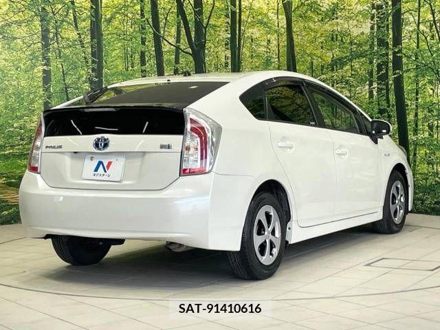 Toyota PRIUS 2014-11 376683-17