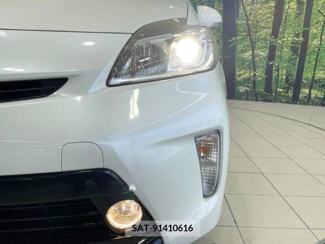 Toyota PRIUS 2014-11 376683-12