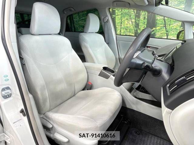 Toyota PRIUS 2014-11 376683-8