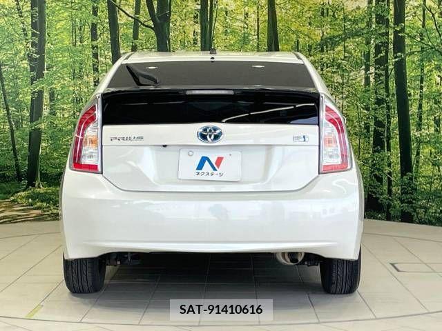 Toyota PRIUS 2014-11 376683-15