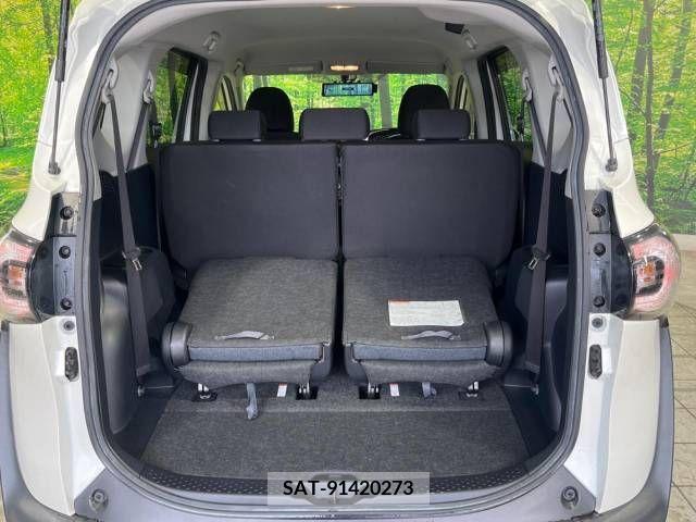 Toyota SIENTA 2015-08 381047-11