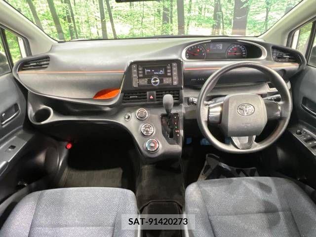 Toyota SIENTA 2015-08 381047-1