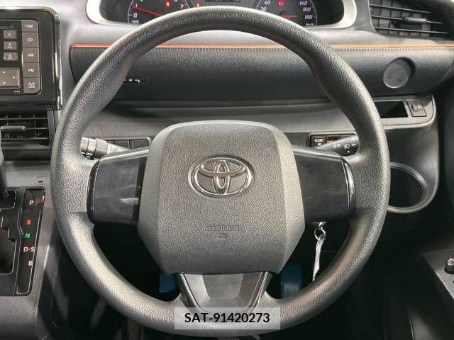 Toyota SIENTA 2015-08 381047-12
