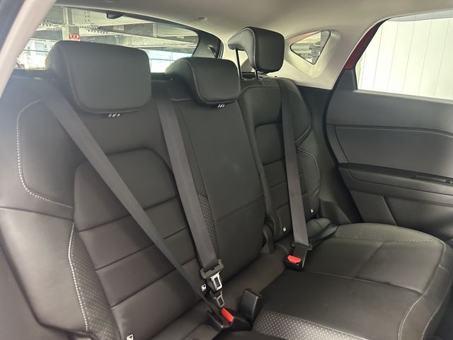 Renault CAPTUR 2022-06 18538-16
