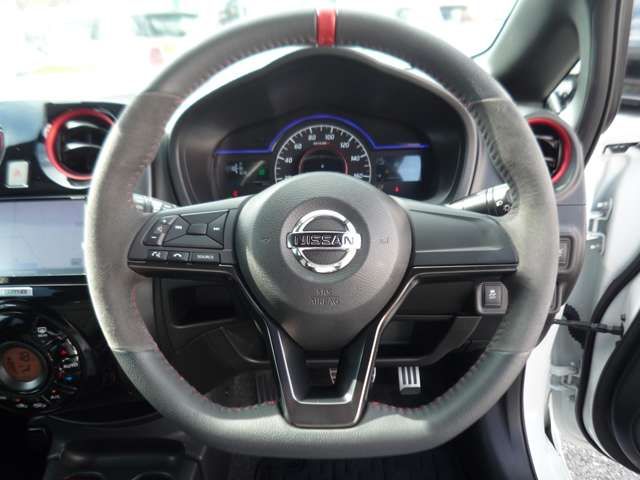 Nissan NOTE 2017-05 27448-17