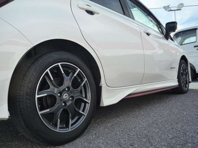 Nissan NOTE 2017-05 27448-8
