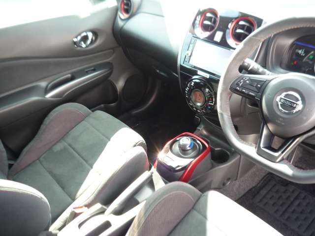 Nissan NOTE 2017-05 27448-16