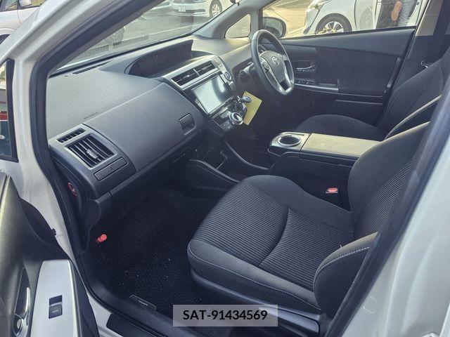 Toyota PRIUS ALPHA 2018-01 282504-5