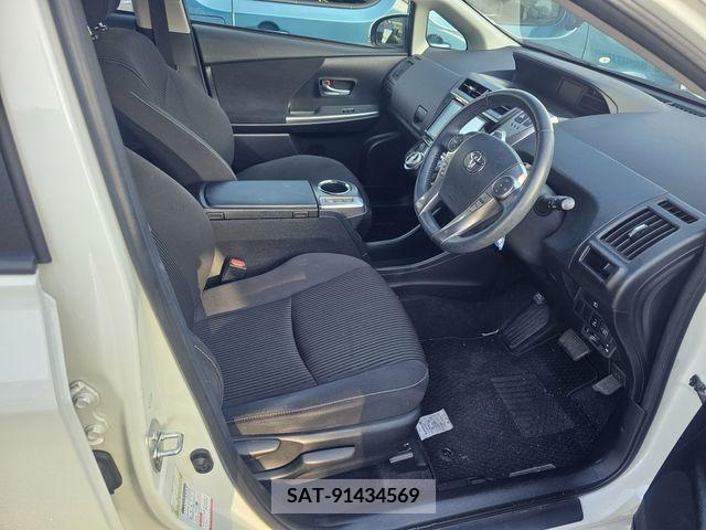 Toyota PRIUS ALPHA 2018-01 282504-1