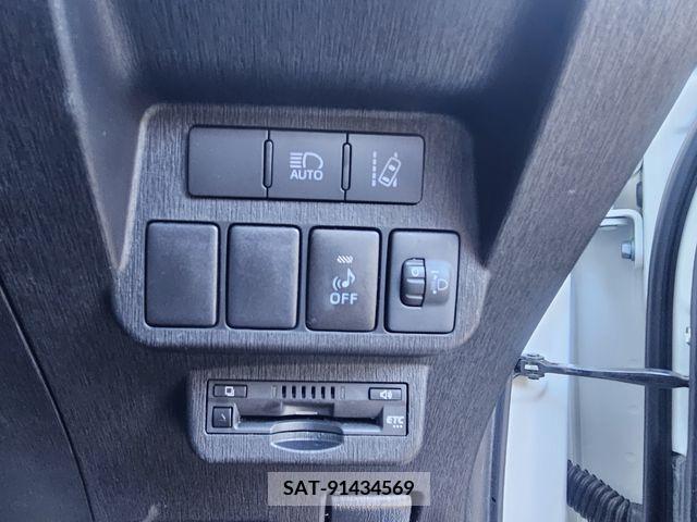 Toyota PRIUS ALPHA 2018-01 282504-6