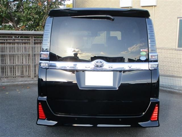 Toyota VOXY 2019-08 19372-5