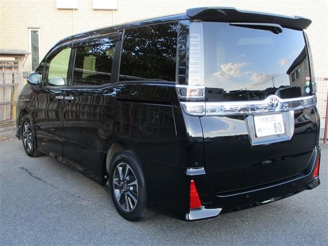 Toyota VOXY 2019-08 19372-4