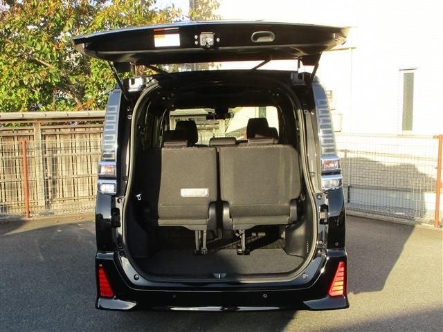 Toyota VOXY 2019-08 19372-12