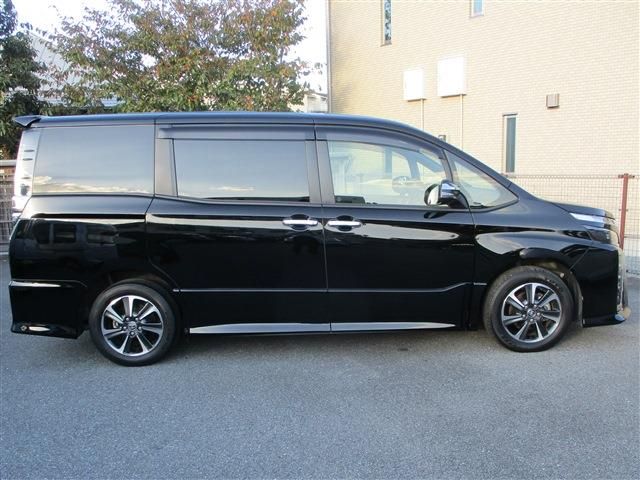 Toyota VOXY 2019-08 19372-6