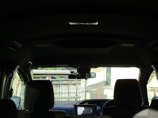 Toyota VOXY 2019-08 19372-14