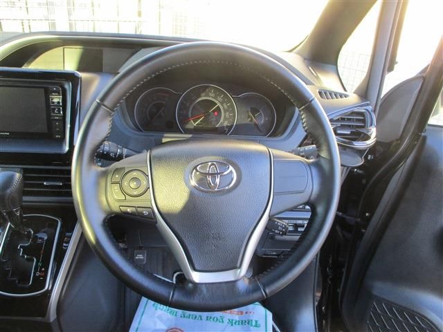 Toyota VOXY 2019-08 19372-23
