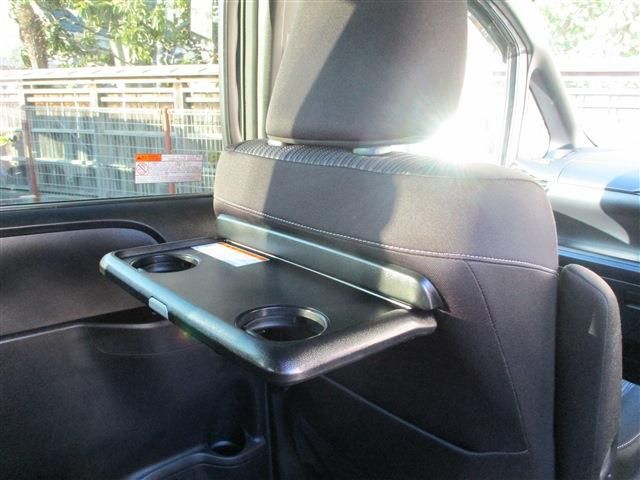 Toyota VOXY 2019-08 19372-19