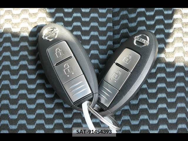 Nissan NOTE 2016-03 210971-4
