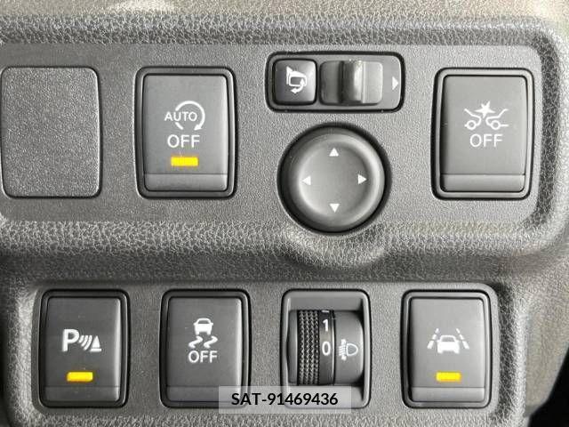 Nissan NOTE 2019-05 336339-4