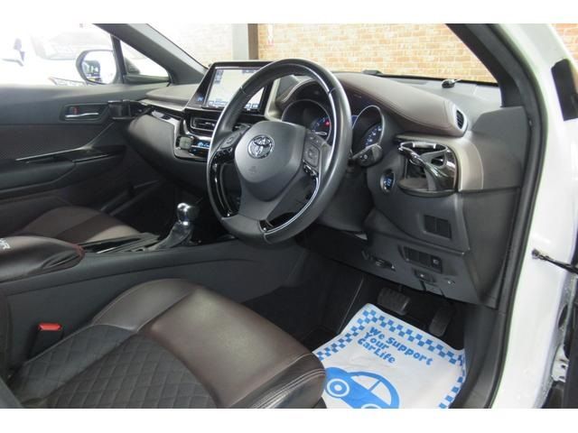 Toyota C-HR 2017-08 784-3