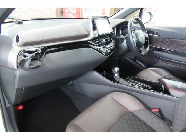 Toyota C-HR 2017-08 784-5