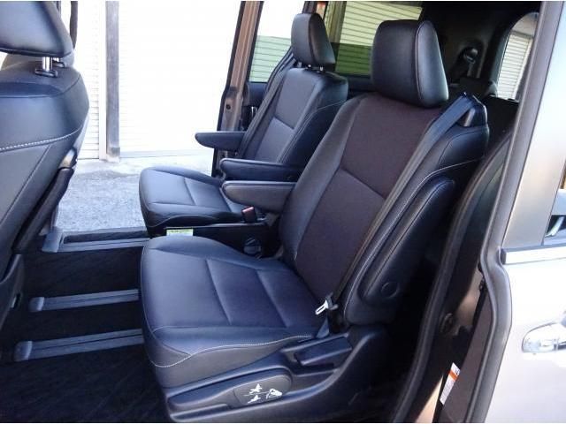Toyota ESQUIRE 2017-11 3847-7