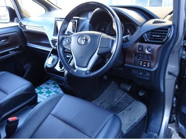 Toyota ESQUIRE 2017-11 3847-9