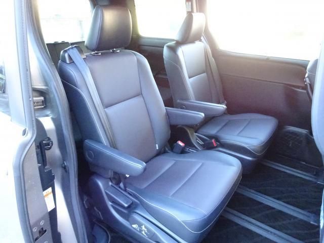 Toyota ESQUIRE 2017-11 3847-17